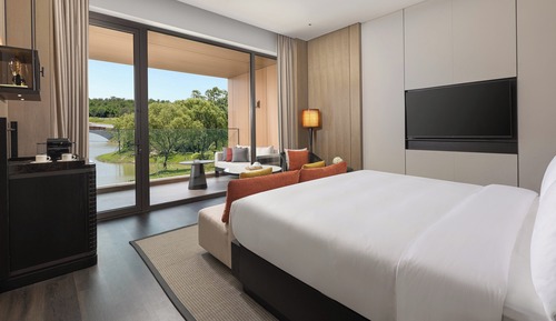 Chambre Standard, 1 très grand lit, vue lac