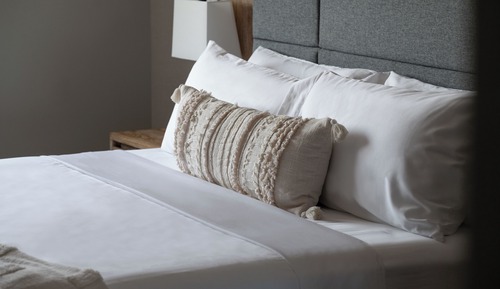 Chambre, 1 très grand lit, accessible aux personnes à mobilité réduite