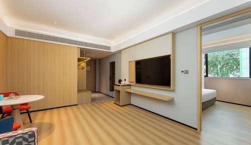 Suite, 1 très grand lit, vue ville
