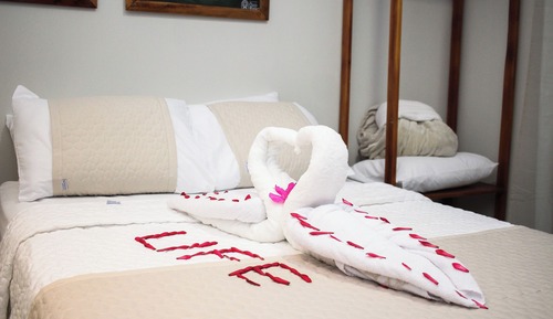 Chambre Confort avec lits jumeaux, salle de bains privée
