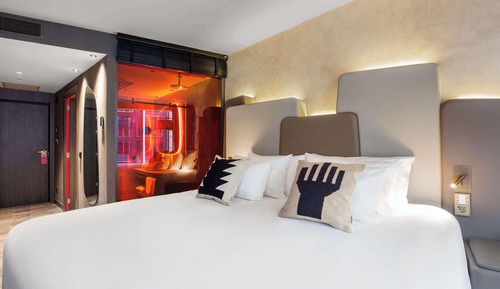 Suite (nhow (Extra Bed 2Ad + 1Ch))