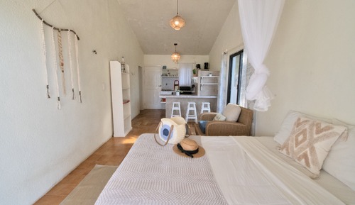 Studio Standard, 1 grand lit, cuisine, en front de plage