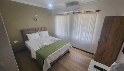 Chambre Confort Double ou avec lits jumeaux, vue jardin