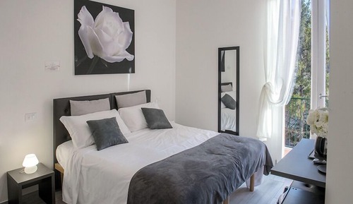 Chambre Triple Tradition, balcon, vue jardin