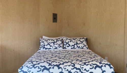 Cabane, 1 grand lit, vue fleuve