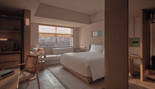 Chambre, 1 très grand lit (Shikumen View)