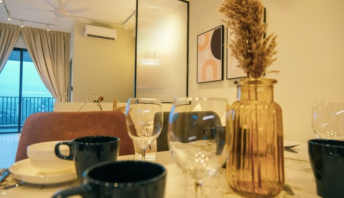 Studio Standard, balcon