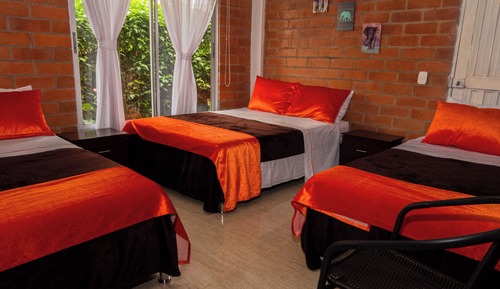 Chambre Quadruple Familiale, salle de bains privée, vue jardin