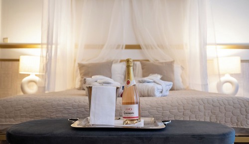 Chambre Romantique, vue ville