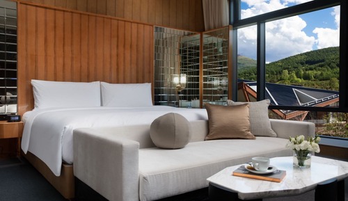 Chambre Classique, 1 très grand lit, vue montagne