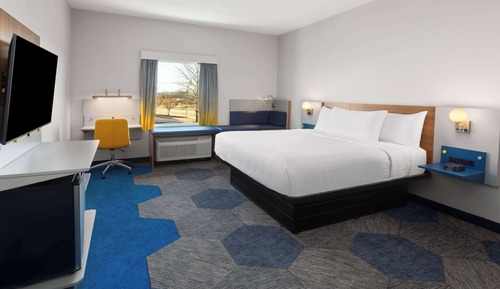 Chambre, 1 très grand lit, accessible aux personnes à mobilité réduite (Mobility, Roll-in Shower)