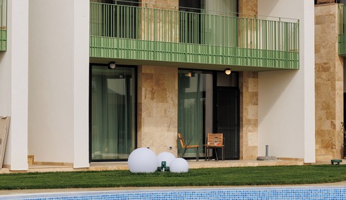 Studio Luxe, plusieurs lits, salle de bains privée, vue piscine