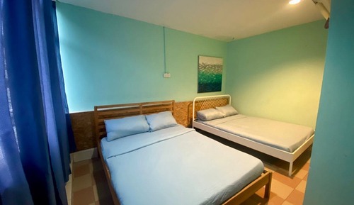 Chambre Familiale, salle de bains privée