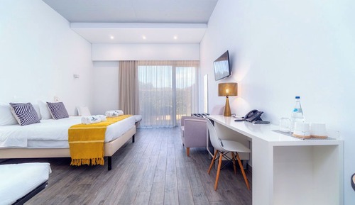 Chambre Double Familiale, vue montagne