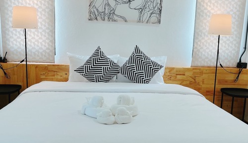 Suite Familiale, vue piscine