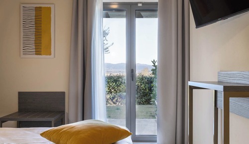 Chambre Classique Double ou avec lits jumeaux, balcon, vue jardin