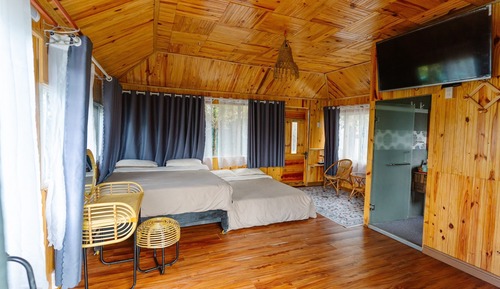 Chambre Panoramique avec lits jumeaux, patio, vue montagne