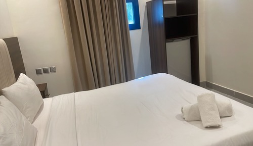 Chambre Simple, 1 grand lit, non-fumeurs, vue ville