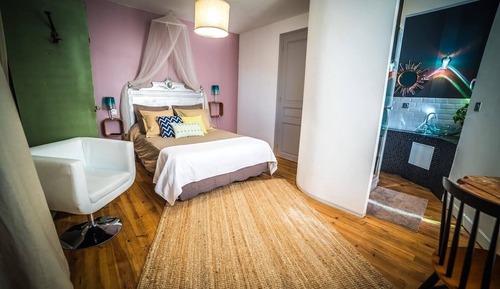 Chambre Double Confort, vue cour intérieure (D'amour)
