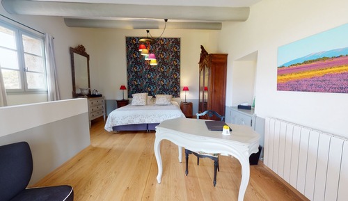 Chambre Double Deluxe, 1 très grand lit, vue colline