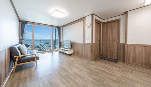 Chambre, 1 chambre (Room 202)