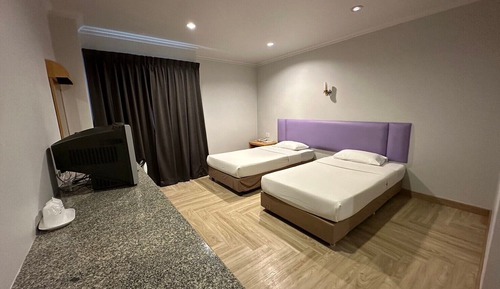 Chambre, vue ville
