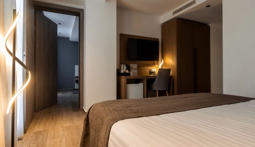 Chambre Standard Double ou avec lits jumeaux, salle de bains privée