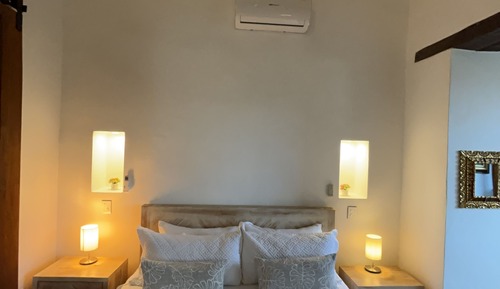 Chambre Supérieure, 1 très grand lit, vue ville