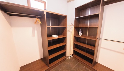 Loft (J5-203)