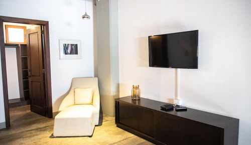 Loft (J5-202)