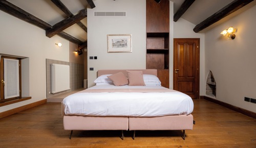 Chambre Supérieure, vue ville