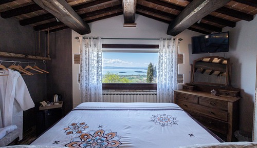 Chambre, 1 grand lit, vue lac