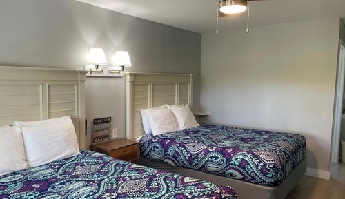 Chambre Double, 2 grands lits, salle de bains privée