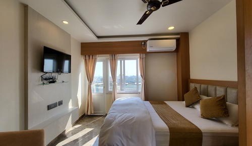 Chambre Double Deluxe, vue ville, en bord de lac