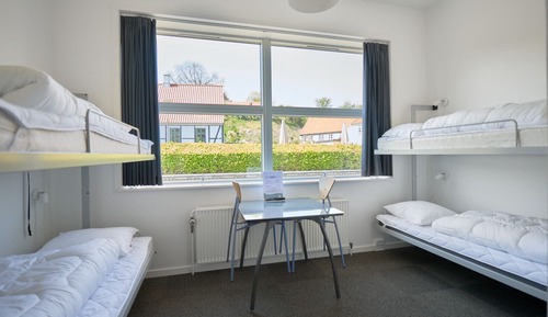 Chambre Quadruple, plusieurs lits, salle de bains privée, vue ville