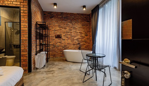 Chambre Double Supérieure, 1 très grand lit, baignoire