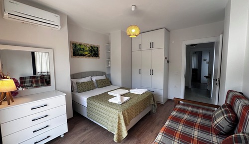 Villa Familiale, 2 chambres, cuisine, côté jardin
