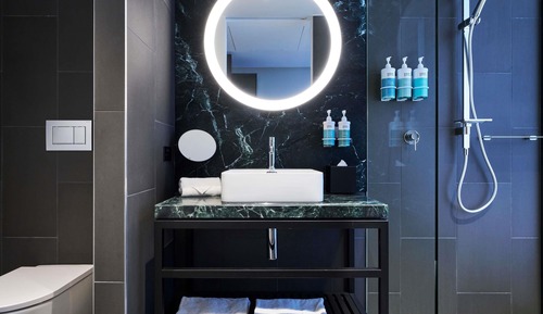 Chambre Supérieure, 1 grand lit, accessible aux personnes à mobilité réduite