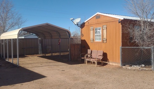 Cabane Deluxe, 2 grands lits, coin cuisine, rez-de-chaussée