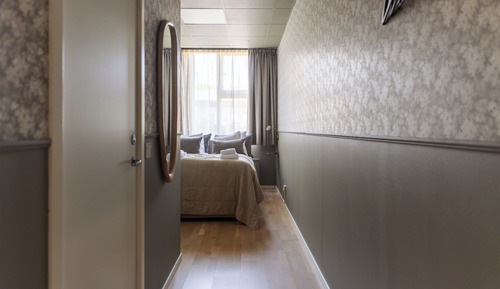 Chambre Simple, vue cour intérieure