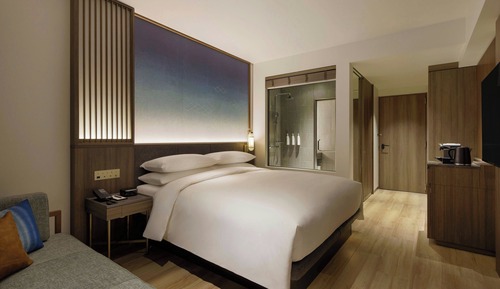 Chambre Supérieure, 1 très grand lit, non-fumeurs, vue ville