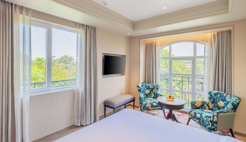 Chambre Exécutive, vue colline
