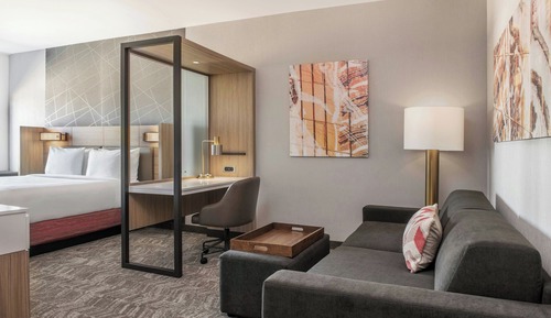 Suite Studio, 1 très grand lit, vue ville (Hearing Accessible)
