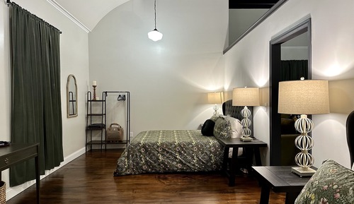 Loft Confort, 2 grands lits, baignoire, vue jardin