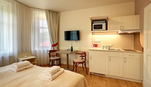 Studio Deluxe