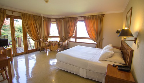 Chambre Double Standard, non-fumeurs, vue partielle sur le lac