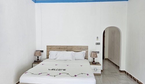 Chambre Quadruple Familiale, plusieurs lits, vue jardin, rez-de-chaussée