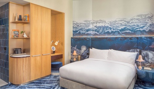 Chambre Premium, 1 très grand lit, vue ville