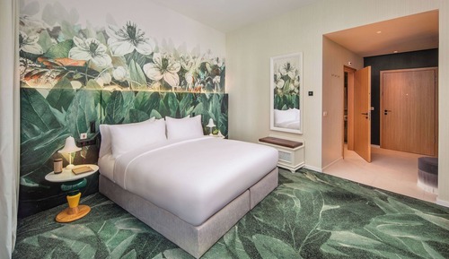 Chambre, 1 très grand lit, accessible aux personnes à mobilité réduite (Essential)