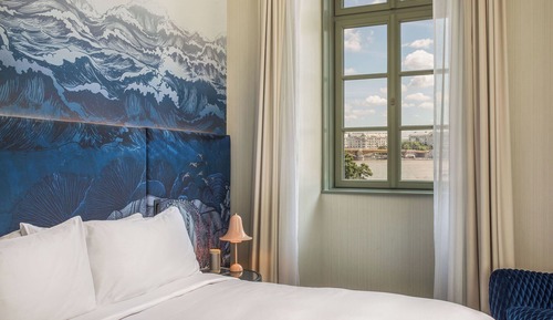 Chambre Premium, 1 très grand lit (Danube View)